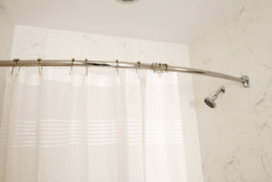 rideau de douche
Comment installer une tringle à rideau pour sa douche ?